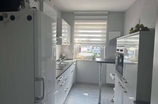 Wohnung mieten in Esserstr. 22, 58119 Hohenlimburg, Mit Aufzug! Zentral gelegene 2 Zimmerwohnung Balkonen – Wohnen mit kurzen Wegen
