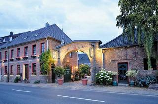 Wohnung mieten in 50765 Esch/Auweiler, Inmitten einer denkmalgeschützten Hofanlage in Köln - Auweiler