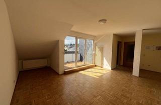 Wohnung mieten in Dorstener Str., 45657 Recklinghausen, Helle Dachgeschosswohnung mit Süd-Loggia, Parkett & Einbauküche– zentral in Recklinghausen