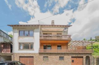Haus kaufen in 55430 Oberwesel, 3 Wohnungen in einem Haus mit Balkonen und Terrasse