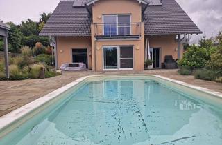 Haus kaufen in Am Storchsborn 16, 63546 Hammersbach, Exklusive Wohlfühloase mit Pool, Sauna und modernster Haustechnik