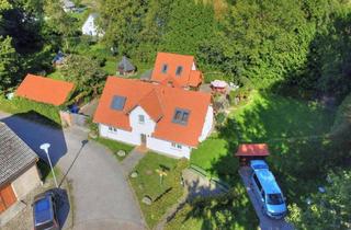 Haus kaufen in 18569 Schaprode, 2 Charmante Häuser mit 3 Ferienwohnungen & Sauna - ca. 4 min. zur Ostsee