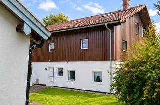 Haus kaufen in Simbacher Str. 30, 84387 Julbach, Wohnhaus mit separater, genehmigter Einliegerwohnung: Mehrgenerationen oder Vermietung in Julbach