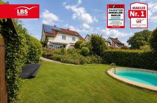 Einfamilienhaus kaufen in 42651 Solingen-Mitte, Einfamilienhaus mit Pool, Photovoltaik und gehobener Ausstattung