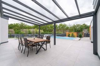 Haus kaufen in 96117 Memmelsdorf, Hochwertiger Bungalow mit exklusiver Ausstattung, Garten und Poolanlage