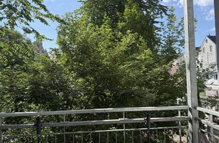 Wohnung kaufen in 86150 Innenstadt, Altbau-Perle in Augsburg Innenstadt – Balkon, Aufzug & sofort bezugsfrei