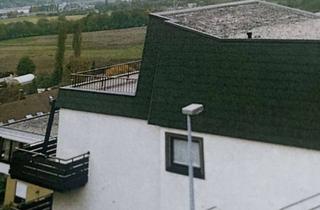 Wohnung kaufen in 72574 Bad Urach, Sonnige 2 ,5 -Zimmer-Wohnung mit traumhafter Aussicht