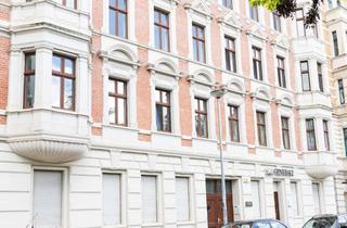 Wohnung kaufen in Mittelstraße 50, 39114 Werder, 7% Rendite! Bezugsfreie 4-Zimmer-Altbauwohnung in Top-Lage: Erstbezug, Einbauküche und vieles mehr!