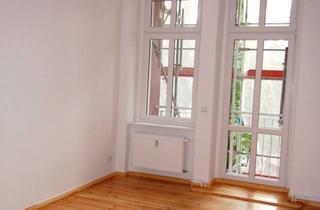 Wohnung kaufen in Simplonstraße 30, 10245 Friedrichshain, Bezugsfreie Altbauwohnung mit Balkon, provisionsfrei im Bieterverfahren