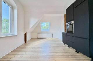 Wohnung mieten in Schloßhofstraße 43, 33615 Innenstadt, Erstbezug nach Sanierung: DG-Wohnung mit Balkon & EBK in Top-Lage