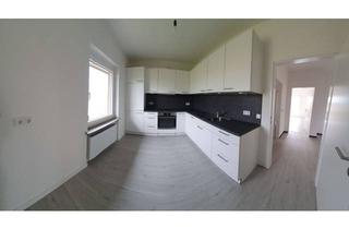 Wohnung mieten in An Der Bundesstrasse 10a, 23619 Mönkhagen, Modernisierte helle 4 Zimmer-Wohnung mit großer Südterrasse, EBK + Bad in 2021 neu
