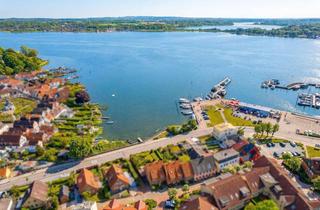 Reihenhaus kaufen in 24837 Schleswig, Wasserblick auf allen Ebenen: Modernes Split-Level-Reihenhaus in Traumlage direkt an der Schlei!