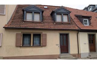 Haus kaufen in 97318 Kitzingen, Gepflegtes Reihenmittelhaus mit rustikalem Charme und Garten in Kitzingen