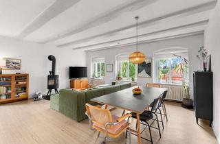 Wohnung kaufen in 14050 Charlottenburg, Exklusive Dachgeschosswohnung mit Kamin und großzügiger Sonnenterrasse