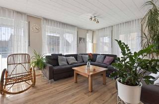 Wohnung kaufen in 76307 Karlsbad, Helle 3-Zimmer-Wohnung mit Balkon in gepflegtem 3-Familienhaus in Spielberg