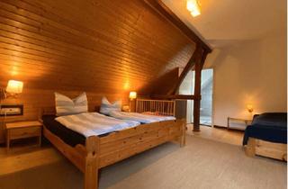 Wohnung kaufen in Gartenweg 16, 26474 Spiekeroog, Zwei Dachgeschosswohnungen in historischem Inselhaus
