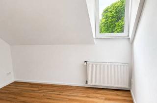 Wohnung mieten in Bebelstraße 228, 46049 Alstaden-Ost, Helle sanierte 2 Zimmer Dachgeschosswohnung mit großer Küche in Alstaden