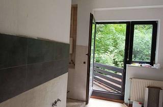 Wohnung mieten in Deutschherrnpfad 23, 66117 Saarbrücken, Lebendig wohnen: 3-Zimmer-Wohnung mit Balkon in Saarbrücken