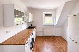 Wohnung mieten in Im Heidkampe 87, 30659 Bothfeld, Gemütliche 3-Zimmer-Dachgeschosswohnung in gepflegtem Mehrfamilienhaus