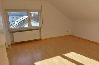 Wohnung mieten in 69124 Kirchheim, 2-Zimmer Dachgeschosswohnung mit EBK in Heidelberg-Kirchheim