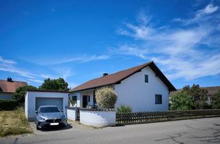 Haus kaufen in 93128 Regenstauf, Wohnkomfort auf einer Ebene: Modernisierter Bungalow mit sonniger Terrasse, Garten & Garage