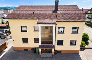 Anlageobjekt in 77656 Offenburg, Solides Zweifamilienhaus mit Ausbaupotenzial in Offenburg-Elgersweier
