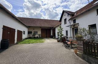 Haus kaufen in 86688 Marxheim, Charmantes Bauernanwesen mit PV-Anlage, Gewölbekeller und Ausbaureserven!