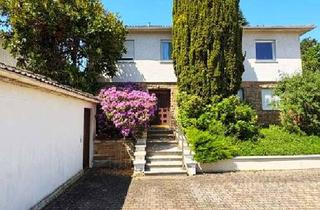 Haus kaufen in 64372 Ober-Ramstadt, Natur & viel Platz: Freistehendes Zweifamilienhaus mit Garten in Ober-Ramstadt