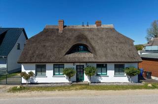 Einfamilienhaus kaufen in 18581 Putbus, Reetgedecktes Einfamilienhaus mit Nebengelass in Naturlage