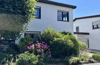 Doppelhaushälfte kaufen in 69469 Weinheim, Wohnen mit Wohlfühlcharakter - Doppelhaushälfte mit Garten und Garage in beliebter Wohnlage