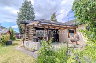 Einfamilienhaus kaufen in Bogenstraße, 90574 Roßtal, Großzügiges Einfamilienhaus mit Einliegerwohnung, Garten und Terrasse in Roßtal