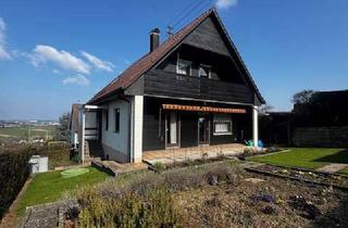 Haus kaufen in Walzenmühlenstr. 12, 70771 Leinfelden-Echterdingen, Gepflegtes 1-2 Fam. Haus mit EBK, Terrasse und Balkon sowie Einzelgarage in L.E. TO 70771 Stetten