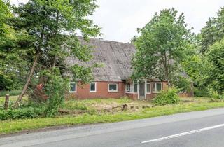 Haus kaufen in 21706 Drochtersen, Altbestand mit viel Grün im Außenbereich zum Wiederaufbau!