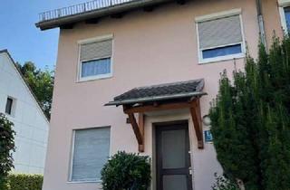 Haus mieten in Roseggerstraße 13, 81245 München, Umfassend renoviertes Reiheneckhaus mit Einbauküche, Garten und Garage in München‑Pasing