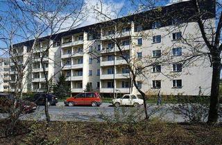 Wohnung mieten in Mühlsdorfer Weg 23, 01257 Leuben, Haus mit Aufzug!, kleine 4 Zimmer Wohnung mit Balkon und Durchgangszimmer,....