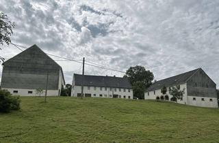 Haus kaufen in Olbernhauer Straße, 09619 Sayda, Ehemaliger Vierseitenhof im Erzgebirge – ca. 5.700 m² Grundstück, Weitblick & zwei Scheunen