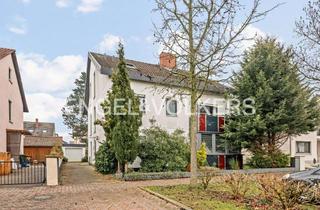 Haus kaufen in 68766 Hockenheim, Solides 3-Familienhaus mit 300 m² Wohnfläche und zwei leerstehenden Einheiten!