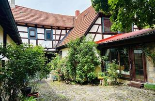 Haus kaufen in 97461 Hofheim, Schmuckstück im Herzen der Stadt! Viel Platz bietender VIERSEITHOF mit Nebengebäuden und Garten au