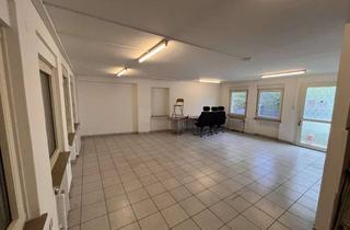 Gewerbeimmobilie kaufen in 32107 Bad Salzuflen, Lagerhalle mit Büro und Erweiterungspotenzial in zentraler Gewerbelage von Bad Salzuflen-Schötmar