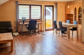 Wohnung kaufen in 63071 Offenbach am Main, Gemütliches Nest unterm Dach – großzügige 3-Zimmer-Wohnung mit Balkon und viel Raum für eigene Ideen