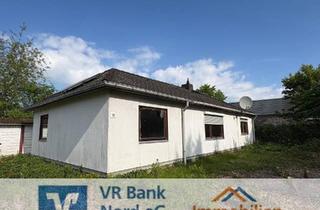 Haus kaufen in 25923 Süderlügum, Ebenerdiger Bungalow mit großem Keller in zentraler Lage