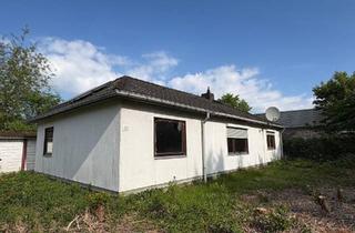 Haus kaufen in 25923 Süderlügum, Ebenerdiger Bungalow mit großem Keller in zentraler Lage