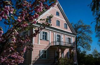 Wohnung kaufen in 82041 Kreuzpullach, 5-Zimmer-Wohnung im Schlösschen in Kreuzpullach