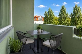 Wohnung kaufen in 12247 Berlin, 2-Zimmer-Wohnung mit Balkon, Aufzug und Stellplatz in Berlin-Lankwitz, sofort bezugsfrei