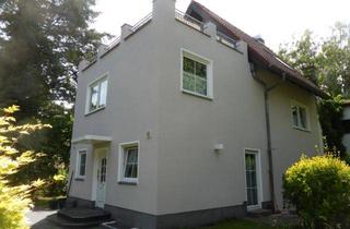 Einfamilienhaus kaufen in Oberhofer Platz, 12209 Berlin, Nähe Oberhofer Platz-gepflegtes Einfamilienhaus in idyllischer Lage mit Dachterrasse und zwei Bädern