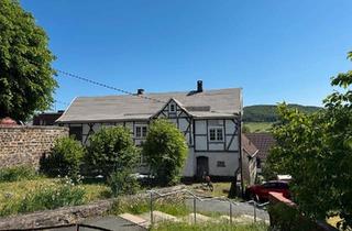 Haus kaufen in 35216 Biedenkopf, Biedenkopf - Großzügiges 1-2 Fam.-Wohnhaus in Wallau o. Provision zu verkaufen