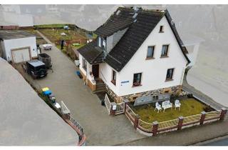 Einfamilienhaus kaufen in 35647 Waldsolms, Waldsolms - Famielienhaus mit grossen Garten und Baupotenzial