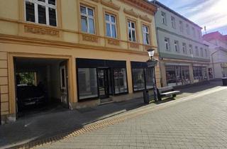 Haus kaufen in 39288 Burg, Burg - Schönes großes Haus mit 2 Wohnungen und Ladenfläche !