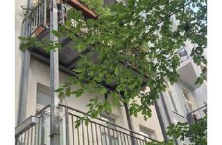 Wohnung kaufen in 10961 Berlin, Berlin - gepflegte kleine Altbauwohnung mit großem Westbalkon