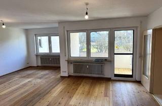 Wohnung kaufen in 91334 Hemhofen, Hemhofen - Großzügige und helle 3,5-Zimmer-Wohnung mit Südbalkon und PKW-Garage in ruhiger und beliebter Lage von Hemhofen